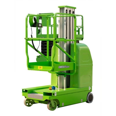 Gemotoriseerde Lucht Dubbele Mast 9 van het het Werkplatform meet Hoge Manlift in Rode 150Kg-Ladingscapaciteit